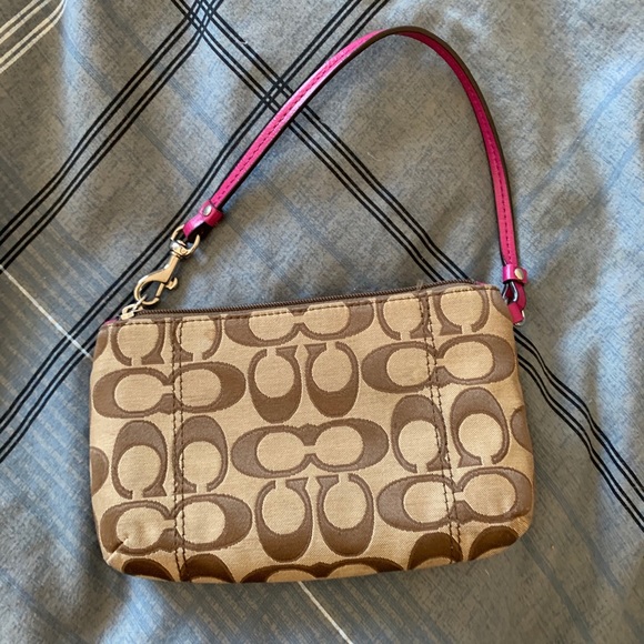 Coach Signature Wristlet Pink - Picture 3 of 4